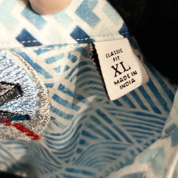 Robert Graham Geometric Patterned Classic Fit Size XL - Picture 7 of 11